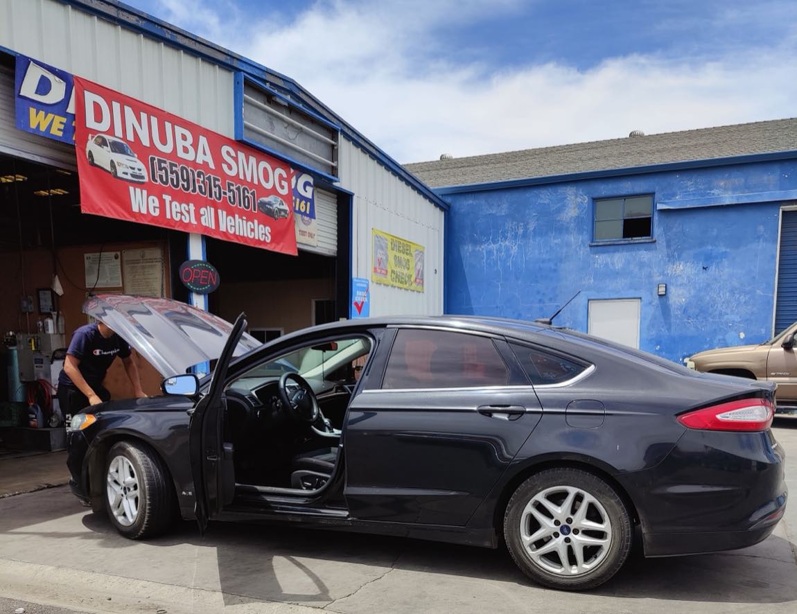 Dinuba Smog shop front and service bay