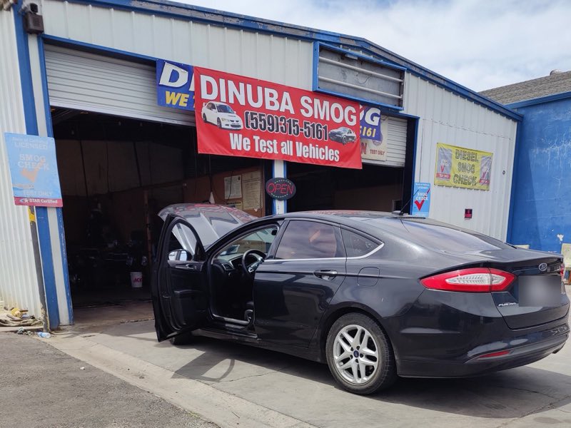 Dinuba Smog service bay entrance